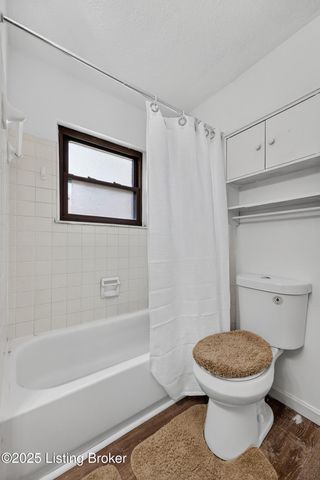 7019 Ashby Ln Ln, Louisville, KY 40272