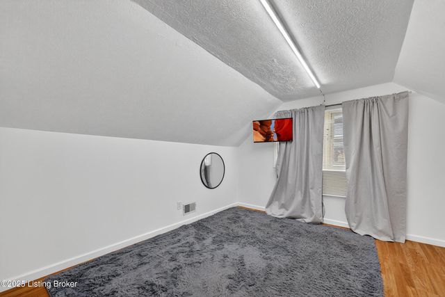 7019 Ashby Ln Ln, Louisville, KY 40272