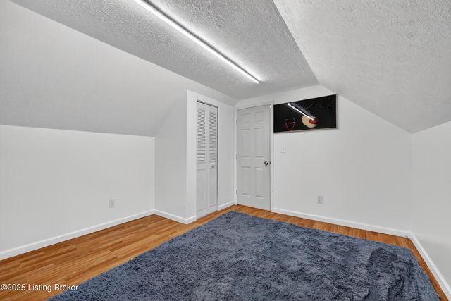 7019 Ashby Ln Ln, Louisville, KY 40272