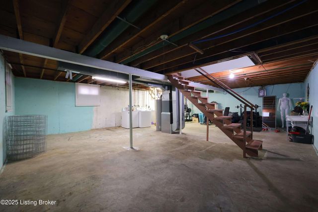 7019 Ashby Ln Ln, Louisville, KY 40272