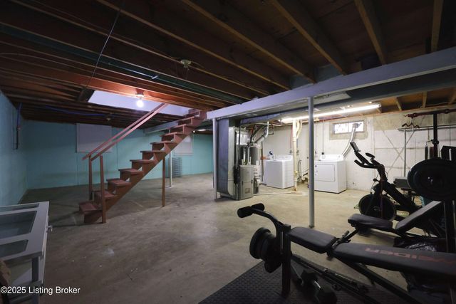 7019 Ashby Ln Ln, Louisville, KY 40272