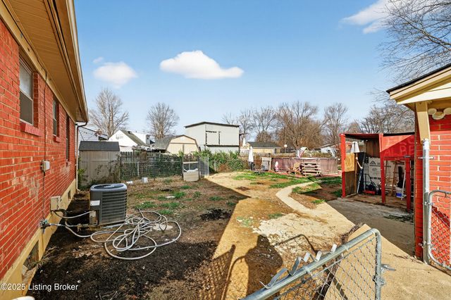 7019 Ashby Ln Ln, Louisville, KY 40272