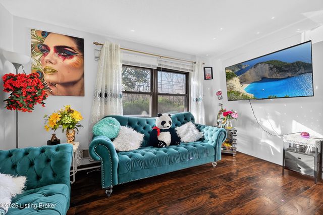 7019 Ashby Ln Ln, Louisville, KY 40272