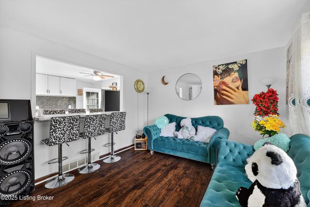 7019 Ashby Ln Ln, Louisville, KY 40272