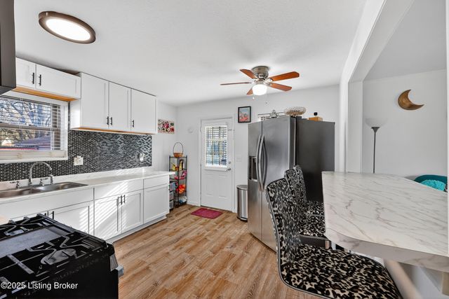 7019 Ashby Ln Ln, Louisville, KY 40272