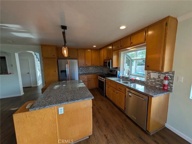 886 OAKLAND HILLS, Banning, CA 92220