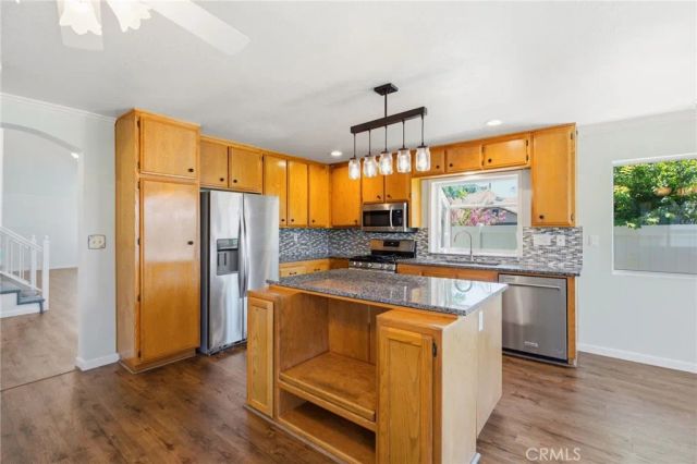 886 OAKLAND HILLS, Banning, CA 92220