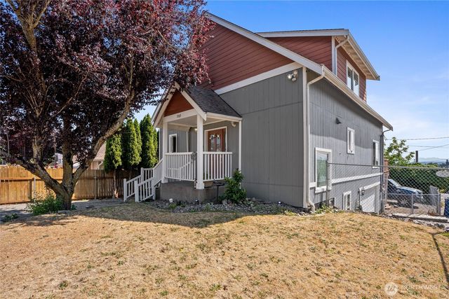 3565 E M Street, Tacoma, WA 98404