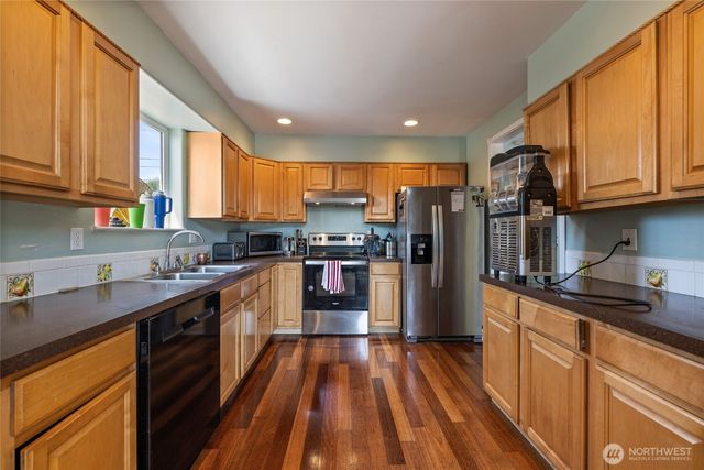 3565 E M Street, Tacoma, WA 98404