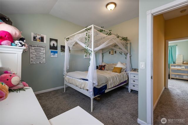 3565 E M Street, Tacoma, WA 98404