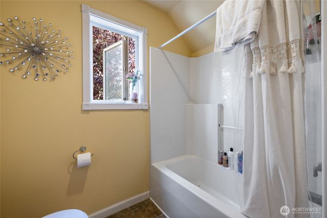 3565 E M Street, Tacoma, WA 98404