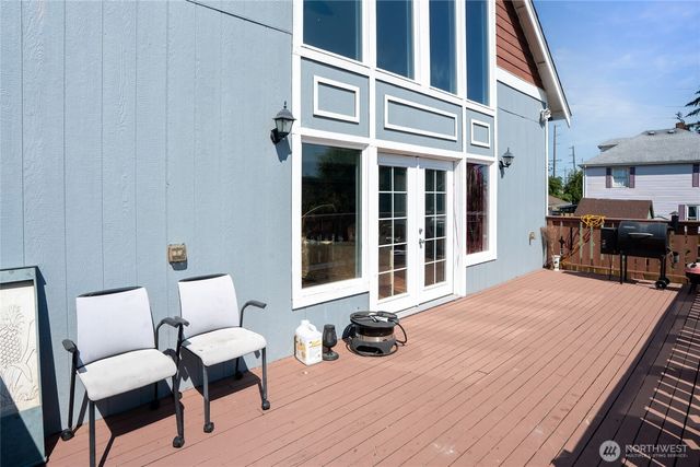 3565 E M Street, Tacoma, WA 98404