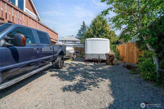 3565 E M Street, Tacoma, WA 98404