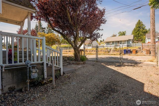 3565 E M Street, Tacoma, WA 98404