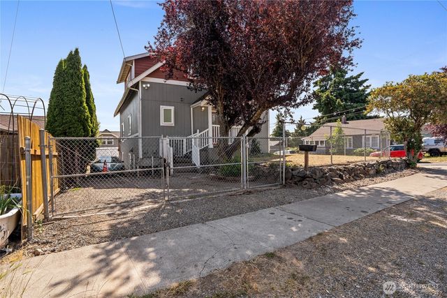 3565 E M Street, Tacoma, WA 98404