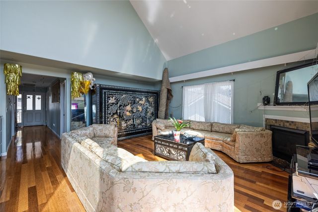 3565 E M Street, Tacoma, WA 98404