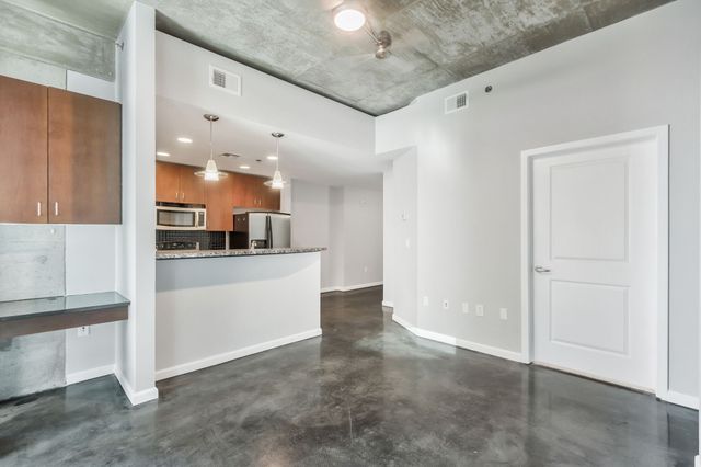 415 Church St Apt 2107, Nashville, TN 37219