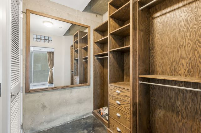 415 Church St Apt 2107, Nashville, TN 37219