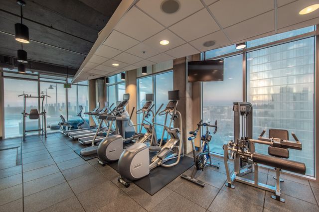 415 Church St Apt 2107, Nashville, TN 37219