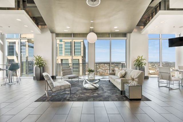 415 Church St Apt 2107, Nashville, TN 37219
