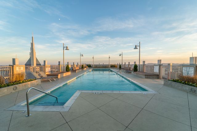 415 Church St Apt 2107, Nashville, TN 37219