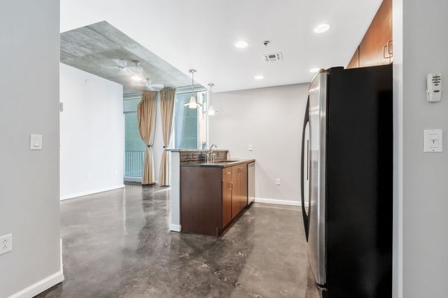 415 Church St Apt 2107, Nashville, TN 37219