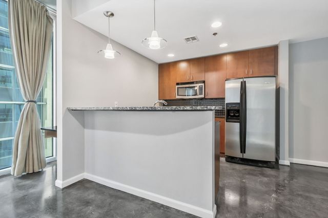 415 Church St Apt 2107, Nashville, TN 37219
