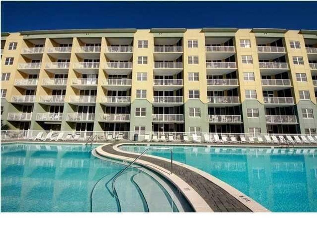 Image 6 of property listing at 590 Santa Rosa Boulevard 103, Fort Walton Beach, FL 32548
