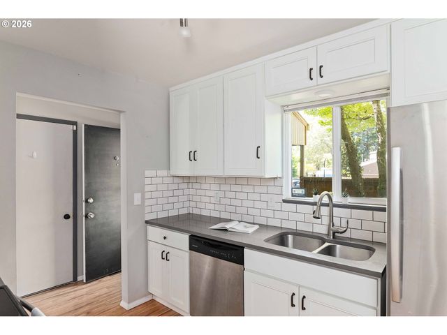 17585 Nw SHOREWOOD Dr, Beaverton, OR 97006