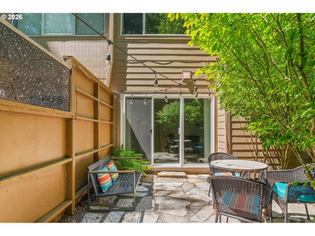 17585 Nw SHOREWOOD Dr, Beaverton, OR 97006