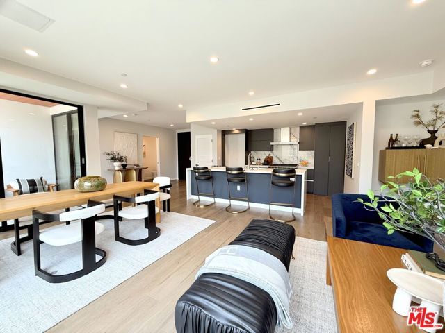 1017 N Croft Avenue 203, Los Angeles, CA 90069