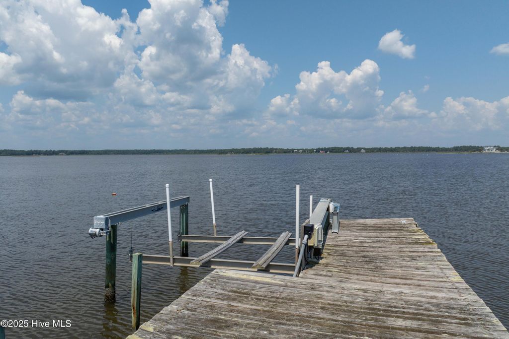 Image 12 of property listing at 625 New River Inlet Road, N Topsail Beach, NC 28460