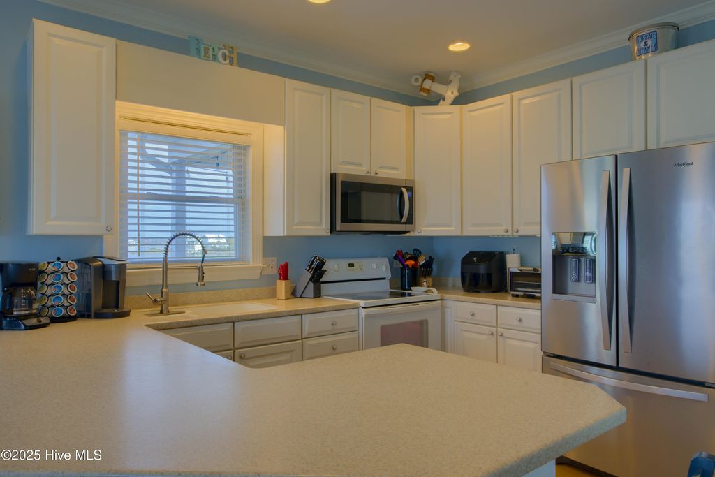 Image 23 of property listing at 625 New River Inlet Road, N Topsail Beach, NC 28460