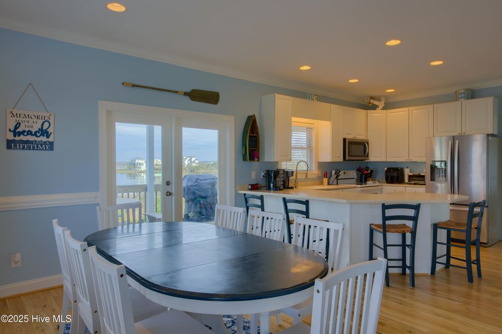 Image 25 of property listing at 625 New River Inlet Road, N Topsail Beach, NC 28460