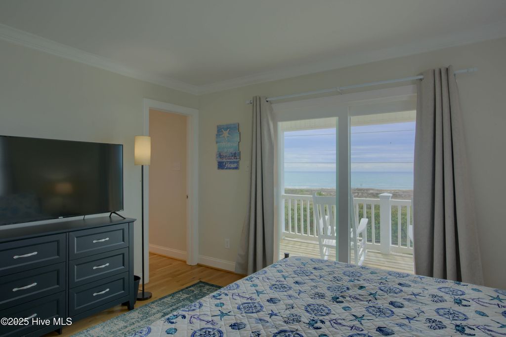 Image 37 of property listing at 625 New River Inlet Road, N Topsail Beach, NC 28460