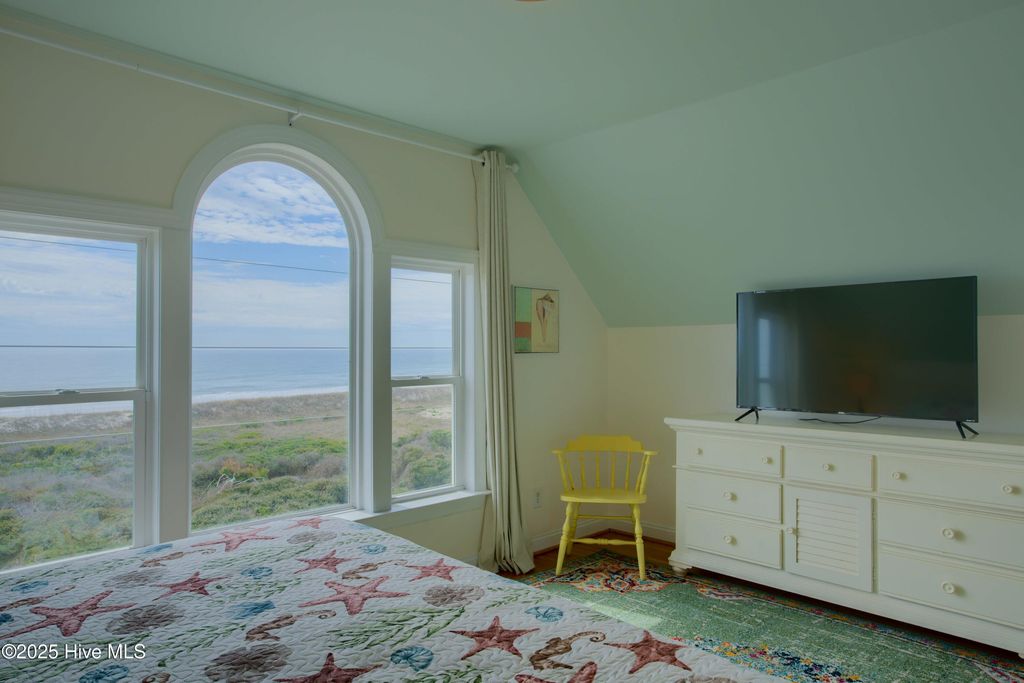 Image 50 of property listing at 625 New River Inlet Road, N Topsail Beach, NC 28460