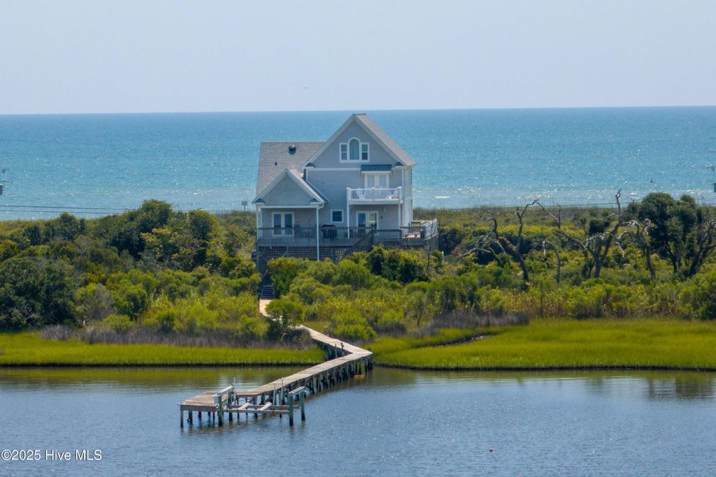 Image 9 of property listing at 625 New River Inlet Road, N Topsail Beach, NC 28460