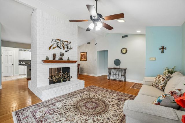 5508 Timber Green Drive, Arlington, TX 76016
