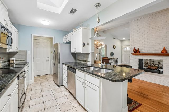 5508 Timber Green Drive, Arlington, TX 76016
