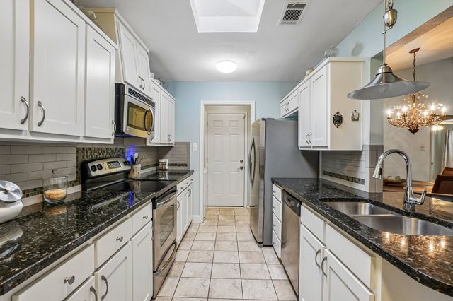 5508 Timber Green Drive, Arlington, TX 76016