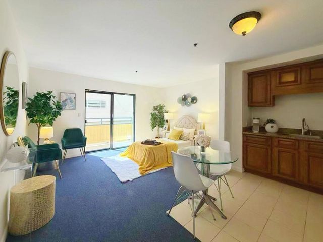 324 Catalpa Street 206, San Mateo, CA 94401