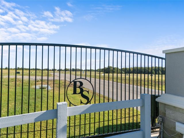 390 Waters Edge Way, Dodd City, TX 75438