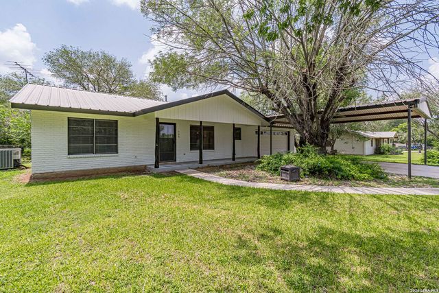 506 Magnolia, Jourdanton, TX 78026