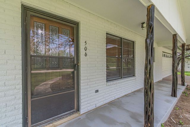 506 Magnolia, Jourdanton, TX 78026