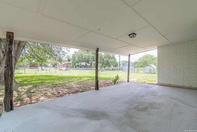 506 Magnolia, Jourdanton, TX 78026