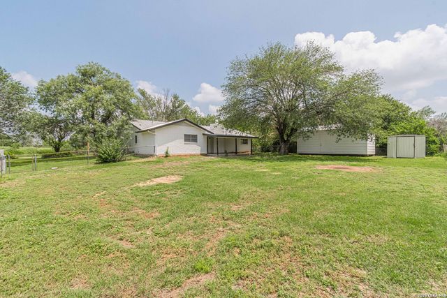 506 Magnolia, Jourdanton, TX 78026