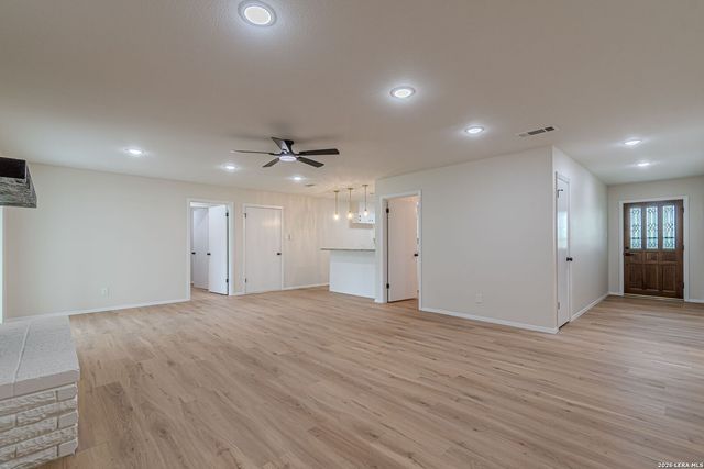506 Magnolia, Jourdanton, TX 78026