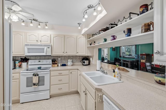 1704 Hidden Hills Rd 504, Gatlinburg, TN 37738