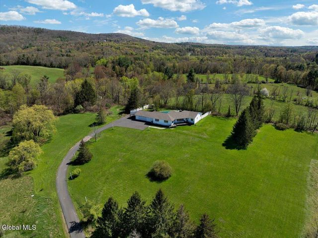 21 Pleasant Hill Drive, Poestenkill, NY 12140