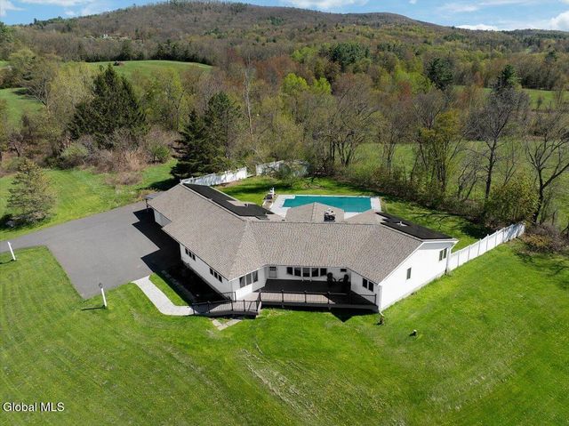 21 Pleasant Hill Drive, Poestenkill, NY 12140